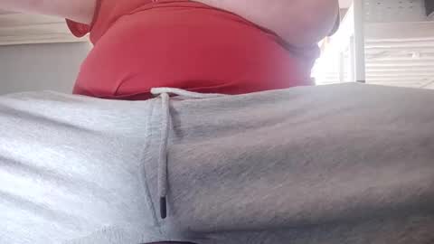 Snapshot of minecraftpickaxe chatting on 12/14/25, 01:16 minecraftpickaxe online show from 12/14/25, 01:16