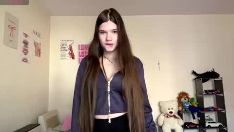 Amelia online show from 11/07/25, 06:02