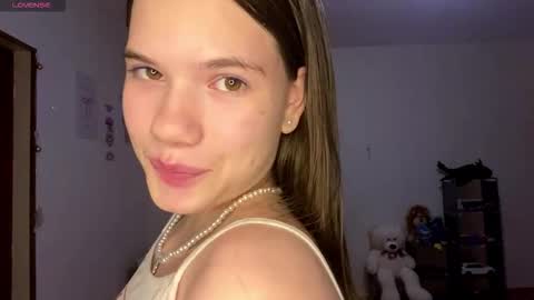 Amelia online show from 11/13/25, 03:22