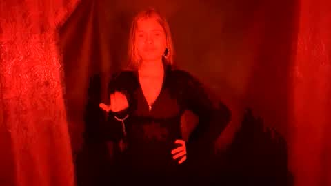 Amelia online show from 12/01/25, 09:42