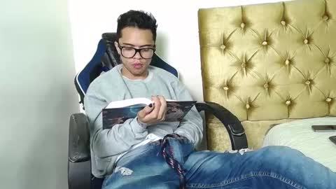 Snapshot of minho_reyes chatting on 11/29/25, 05:05 Minho Reyes online show from 11/29/25, 05:05