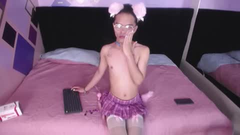 Snapshot of minho_reyes chatting on 12/16/25, 02:49 Minho Reyes online show from 12/16/25, 02:49