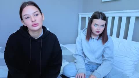 Snapshot of mini_bunny_mini chatting on 10/01/25, 05:57 KarinaLeila online show from 10/01/25, 05:57