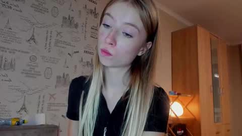 Snapshot of minidiva_ chatting on 09/12/25, 08:53 Amelia online show from 09/12/25, 08:53