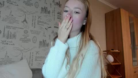 Snapshot of minidiva_ chatting on 10/12/25, 07:57 Amelia online show from 10/12/25, 07:57