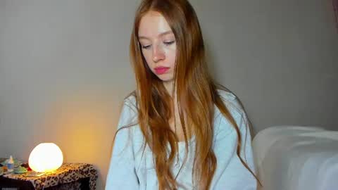 Snapshot of minidiva_ chatting on 06/16/26, 07:49 Amelia online show from 06/16/26, 07:49