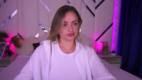 minifox_ online show from 09/24/25, 06:28