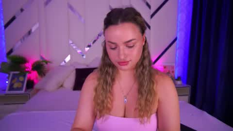 minifox_ online show from 10/07/25, 06:43