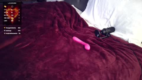   Mini Mila Kunis ft Ashton Katchero. Follow me to stay in touch  online show from 12/05/24, 06:44