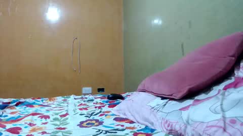 Snapshot of minnie_bbw69 chatting on 11/17/25, 01:44 Andrea online show from 11/17/25, 01:44