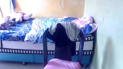 Snapshot of minnie_bbw69 chatting on 11/20/25, 06:40 Andrea online show from 11/20/25, 06:40