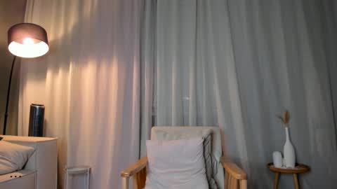 Snapshot of minnie_jin chatting on 11/30/25, 01:59 minnie_jin online show from 11/30/25, 01:59