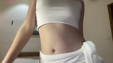 Snapshot of minnie_joy_ chatting on 04/19/26, 12:59 Joy online show from 04/19/26, 12:59