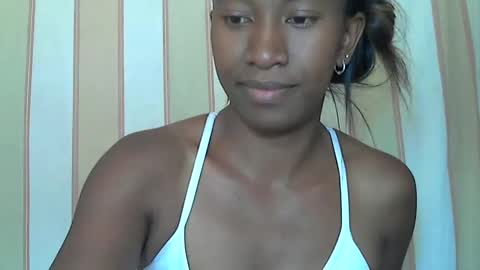 minouch211907 online show from 01/04/25, 10:49