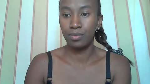 minouch211907 online show from 01/15/25, 12:15