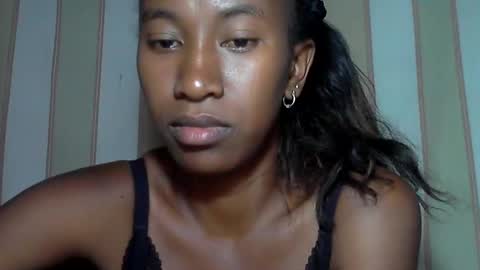 minouch211907 online show from 02/07/25, 06:34
