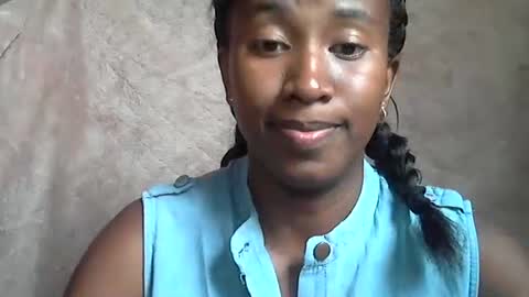 Snapshot of minouch211907 chatting on 11/18/25, 10:31 minouch211907 online show from 11/18/25, 10:31