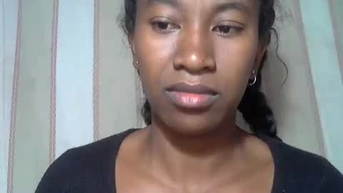 Snapshot of minouch211907 chatting on 11/19/25, 02:33 minouch211907 online show from 11/19/25, 02:33