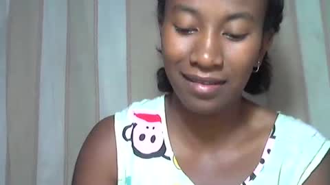 Snapshot of minouch211907 chatting on 11/19/25, 10:54 minouch211907 online show from 11/19/25, 10:54