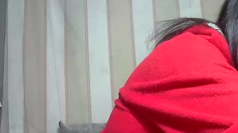 Snapshot of minouch211907 chatting on 11/27/25, 01:29 minouch211907 online show from 11/27/25, 01:29