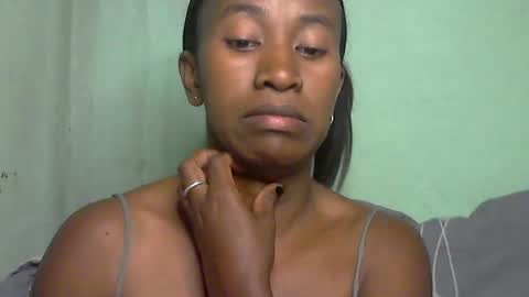 minouch211907 online show from 05/02/26, 04:23