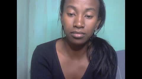 minouch211907 online show from 05/19/26, 03:24