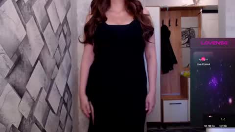 Snapshot of minty_dazee chatting on 06/27/26, 11:48 Dasha online show from 06/27/26, 11:48