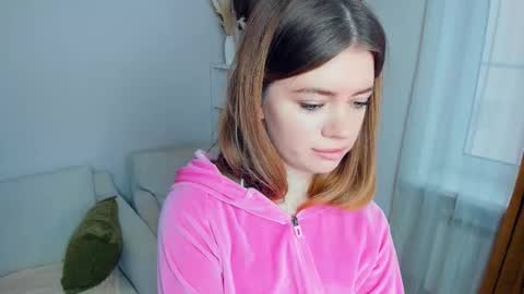 Snapshot of mintykisss chatting on 12/16/25, 07:13 Linda online show from 12/16/25, 07:13