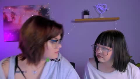 Snapshot of mira_cool_ chatting on 12/13/25, 07:53 Darling Mira online show from 12/13/25, 07:53