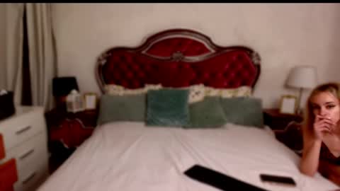 Snapshot of mira_glow chatting on 06/03/26, 02:33 Mira online show from 06/03/26, 02:33
