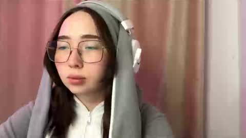 mira_light_ online show from 10/06/25, 03:20