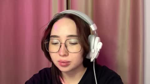 mira_light_ online show from 10/07/25, 04:04