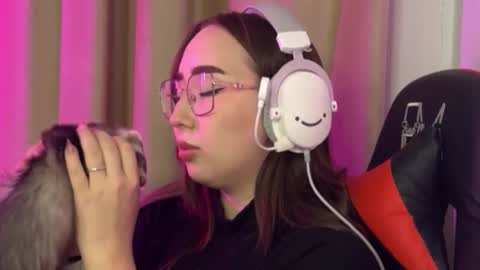 mira_light_ online show from 10/17/25, 03:47