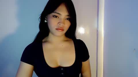 Snapshot of mira_luna222 chatting on 12/06/24, 09:35 Mira Bella online show from 12/06/24, 09:35