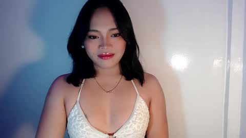 Snapshot of mira_luna222 chatting on 02/23/25, 06:34 Mira Bella online show from 02/23/25, 06:34