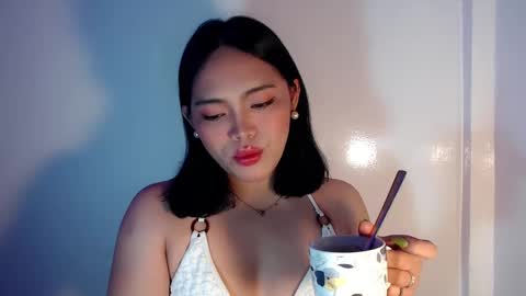 Snapshot of mira_luna222 chatting on 02/26/25, 07:16 Mira Bella online show from 02/26/25, 07:16