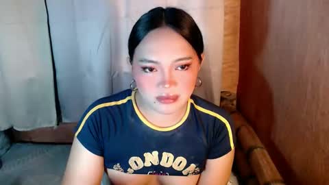 Snapshot of mira_luna222 chatting on 11/14/25, 01:15 Mira Bella online show from 11/14/25, 01:15