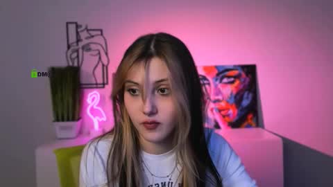 mira_lyn online show from 11/28/25, 07:05