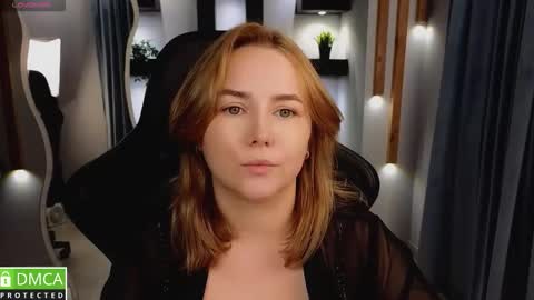 Snapshot of mira_mermayd chatting on 10/15/25, 08:03 Mira online show from 10/15/25, 08:03