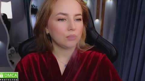 Snapshot of mira_mermayd chatting on 11/28/25, 02:14 Mira online show from 11/28/25, 02:14