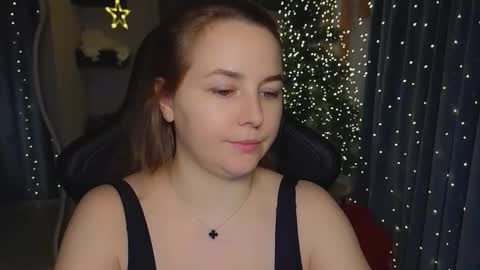 Snapshot of mira_mermayd chatting on 12/15/25, 08:07 Mira online show from 12/15/25, 08:07