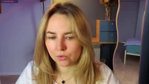 Mira online show from 04/28/26, 01:48