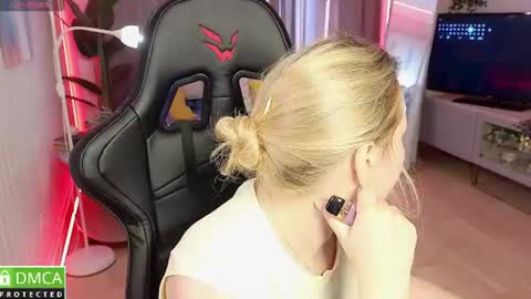 Mira online show from 06/21/26, 01:08