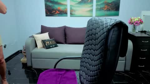 Snapshot of mira_whitme chatting on 06/08/26, 11:43 Mira online show from 06/08/26, 11:43