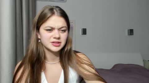 Snapshot of miraa_m chatting on 11/21/25, 08:29 Mira online show from 11/21/25, 08:29