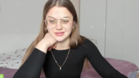 Snapshot of miraa_m chatting on 12/13/25, 08:47 Mira online show from 12/13/25, 08:47