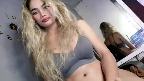 Zoey online show from 06/23/26, 01:42