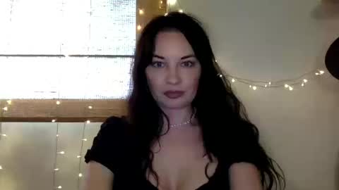 Mari online show from 10/15/25, 09:59