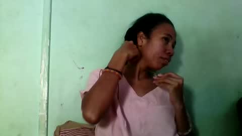 Snapshot of mirah881 chatting on 05/13/26, 09:17 mirah881 online show from 05/13/26, 09:17