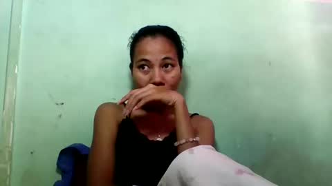 Snapshot of mirah881 chatting on 05/16/26, 05:48 mirah881 online show from 05/16/26, 05:48